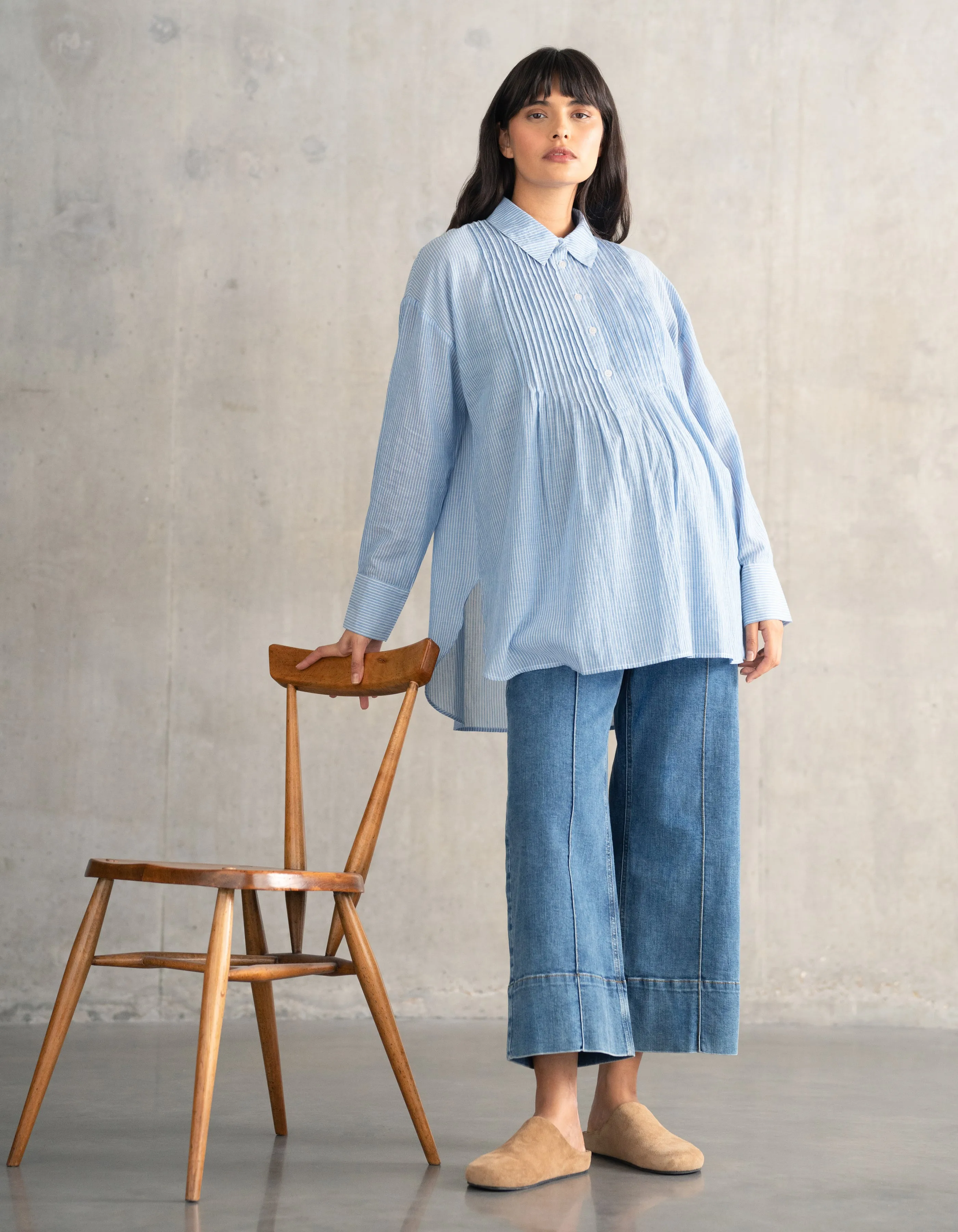 Cropped Pintuck Wide-Leg Maternity Jeans