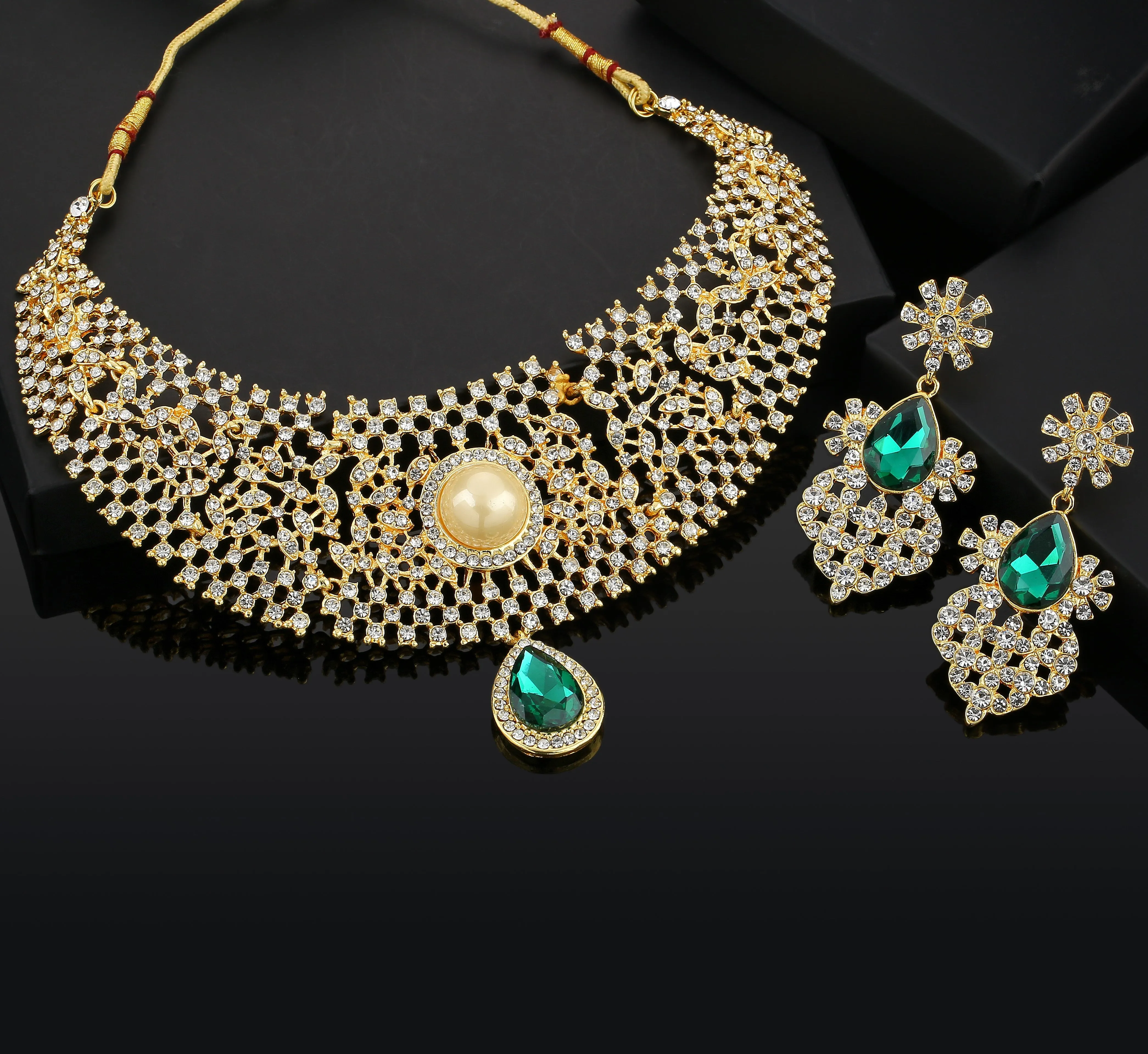 Estele - Emerald and Diamond heavy Choker Necklace Set For Women