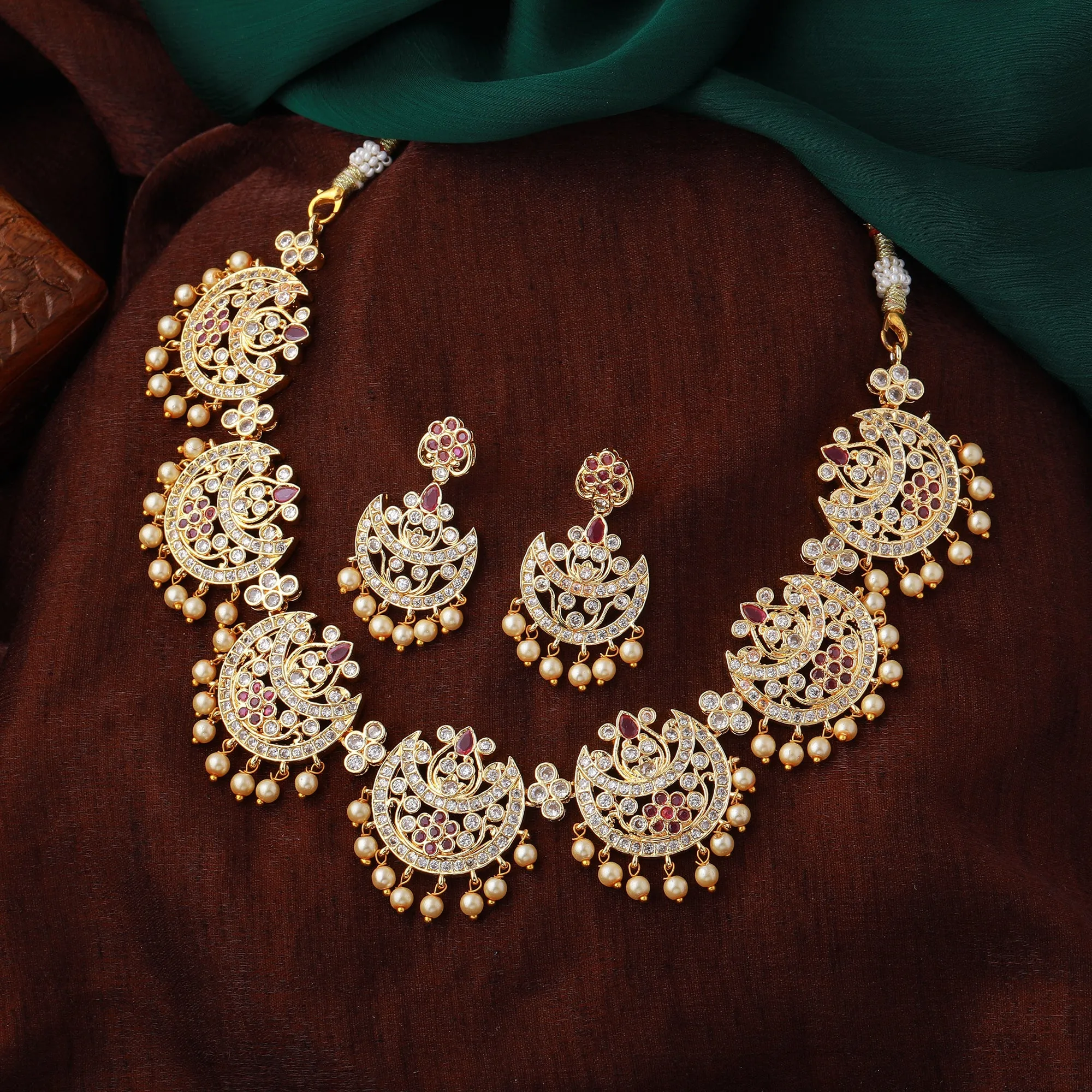 Estele Gold Plated CZ Splendid Flower Designer Necklace Set with Pearls for Women