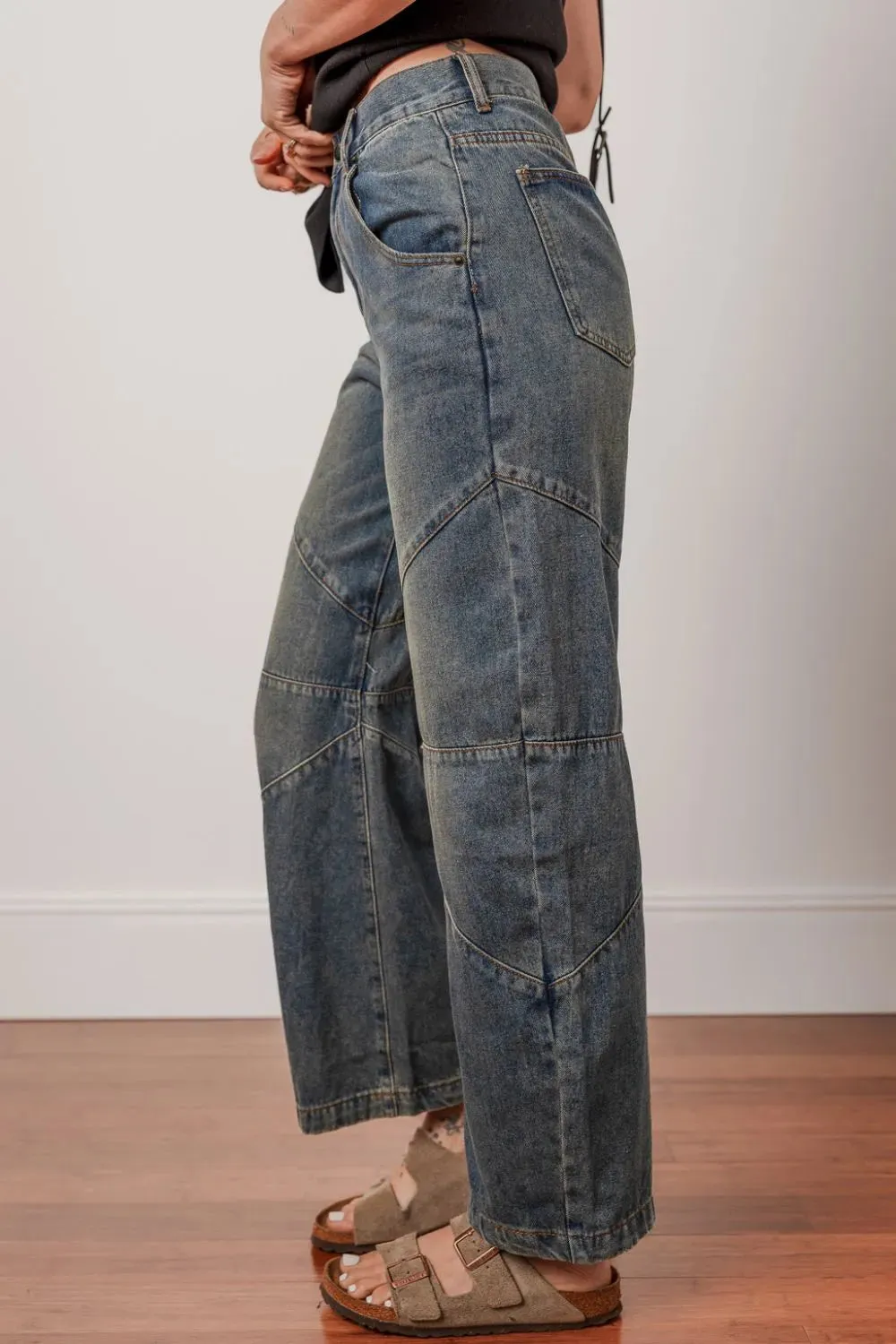 Exposed Stitching Loose Straight High Waist Jeans for Women