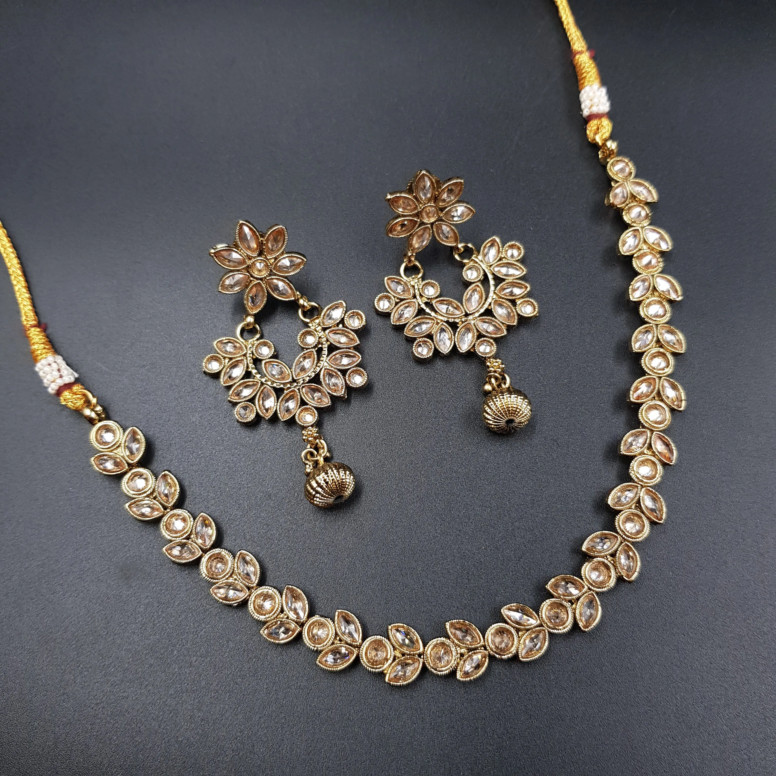 Round Neck Antique Necklace Set 3667-28