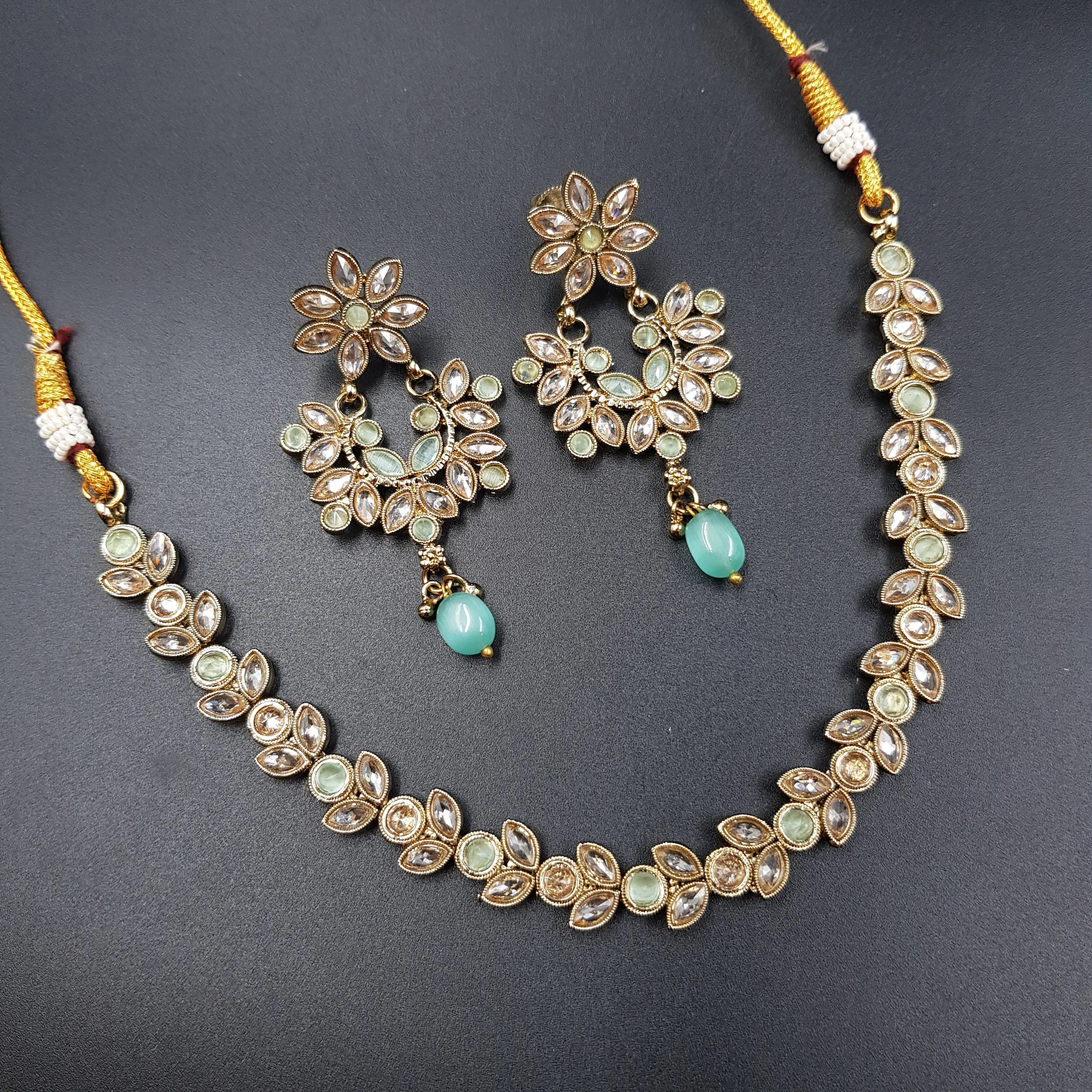 Round Neck Antique Necklace Set 3667-28
