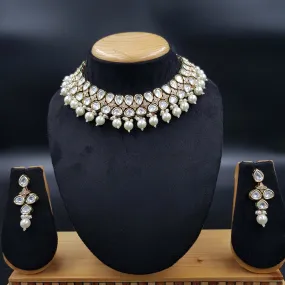 Round Neck Kundan Necklace Set 10123-4