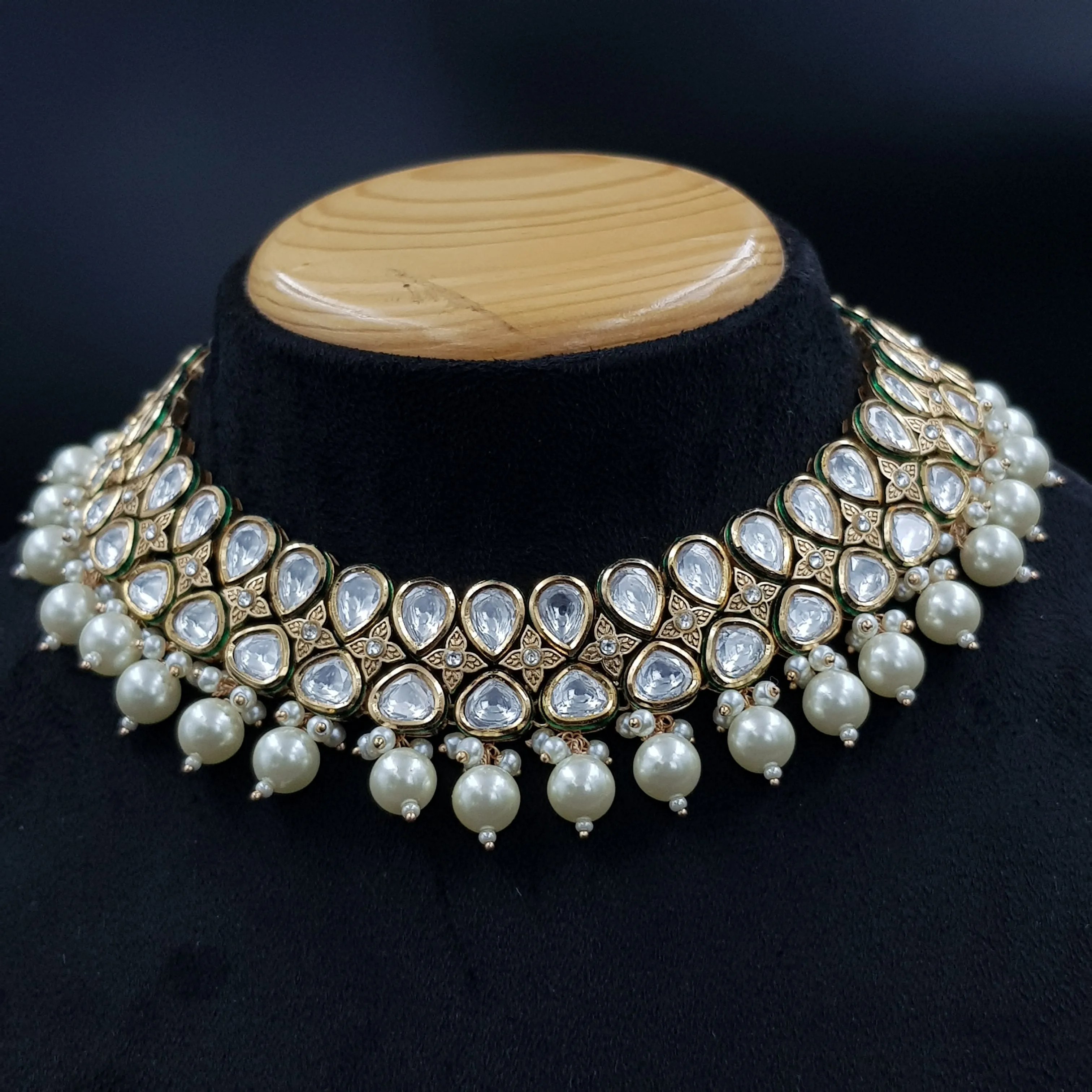 Round Neck Kundan Necklace Set 10123-4