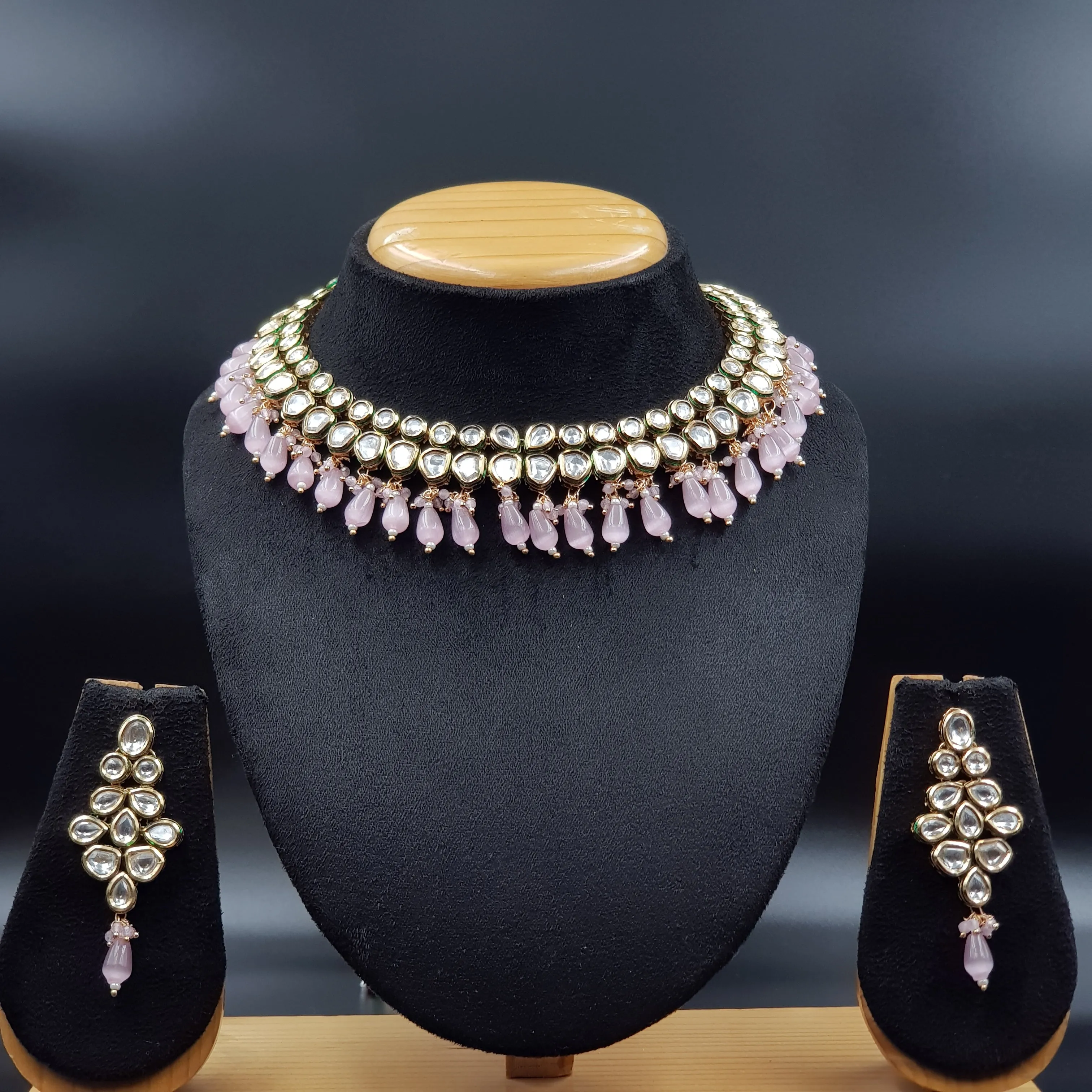 Round Neck Kundan Necklace Set 10168-28