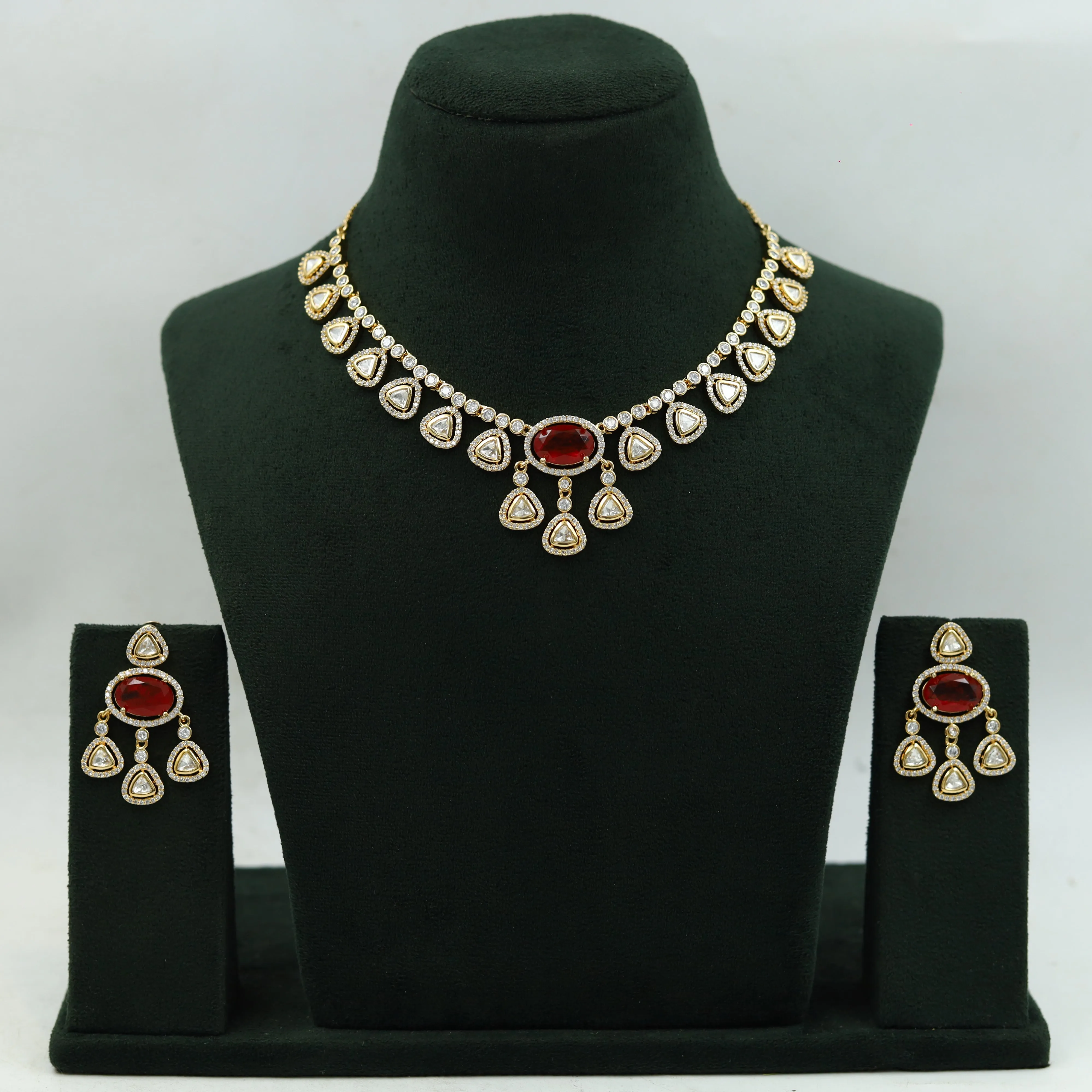Round Neck Kundan Necklace Set 15200-68