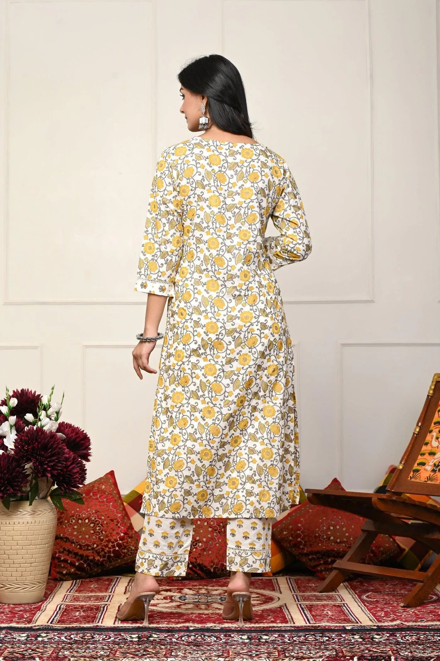 Yellow Flower Print V-Neck Dupatta Set Kurti for Women